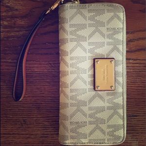Michael Kors wallet